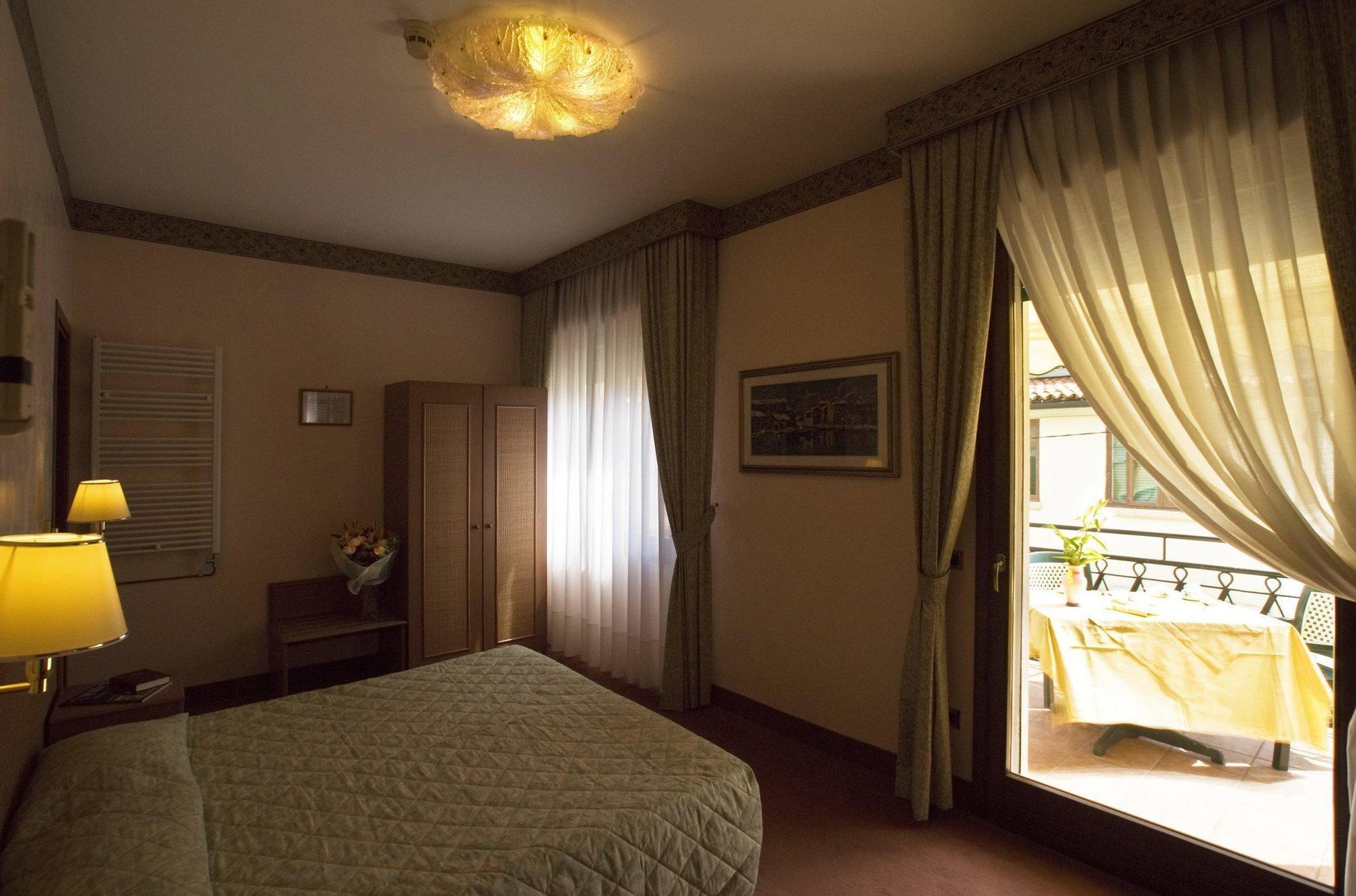Hotel Villa Tiziana Lido di Venezia Exterior foto