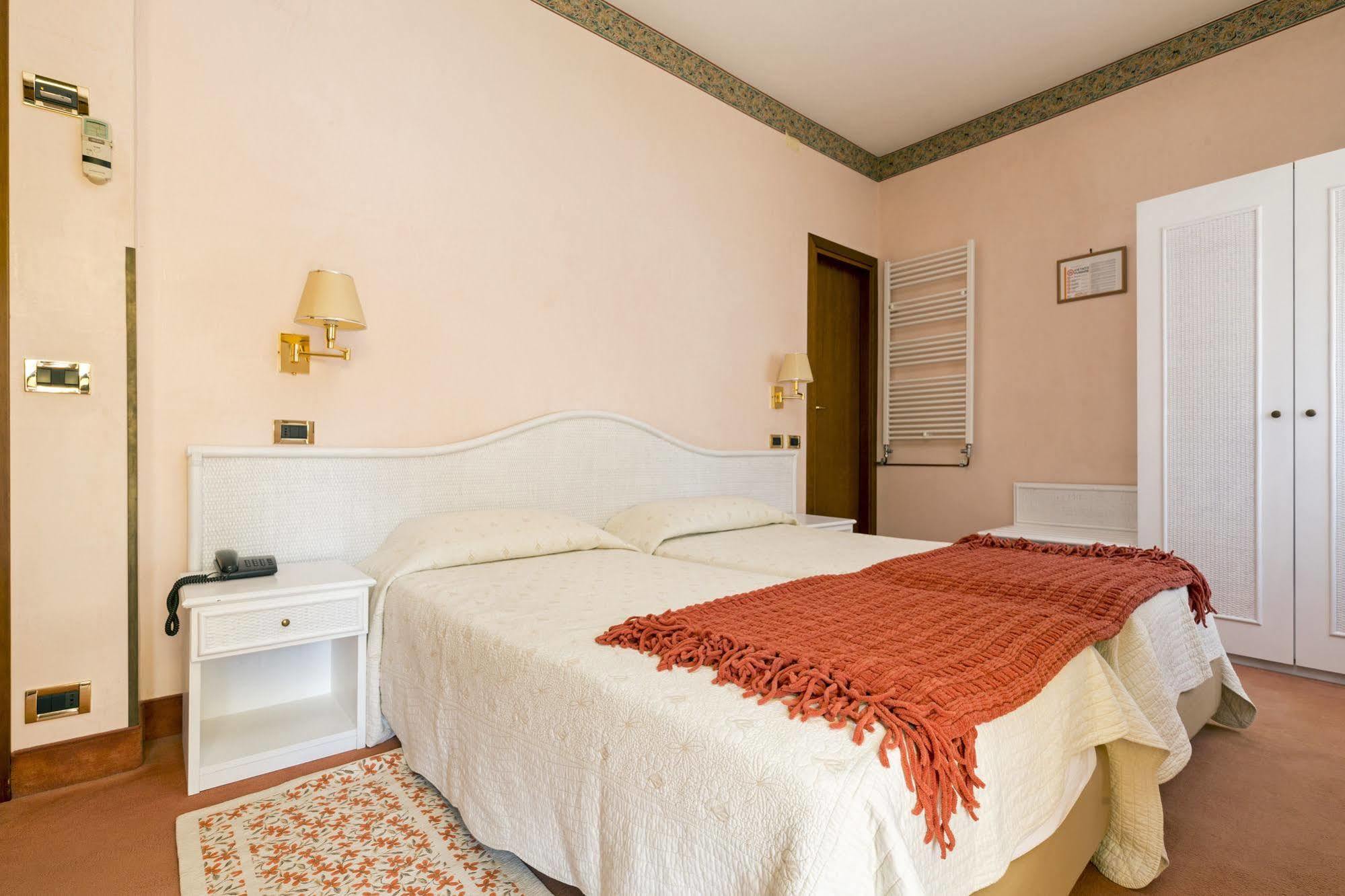 Hotel Villa Tiziana Lido di Venezia Exterior foto